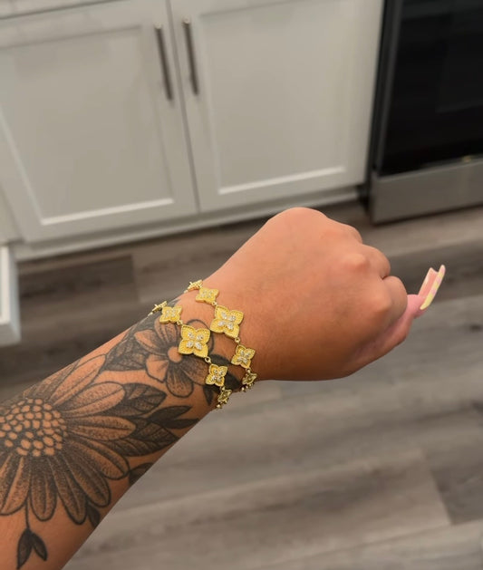 Clover bracelet